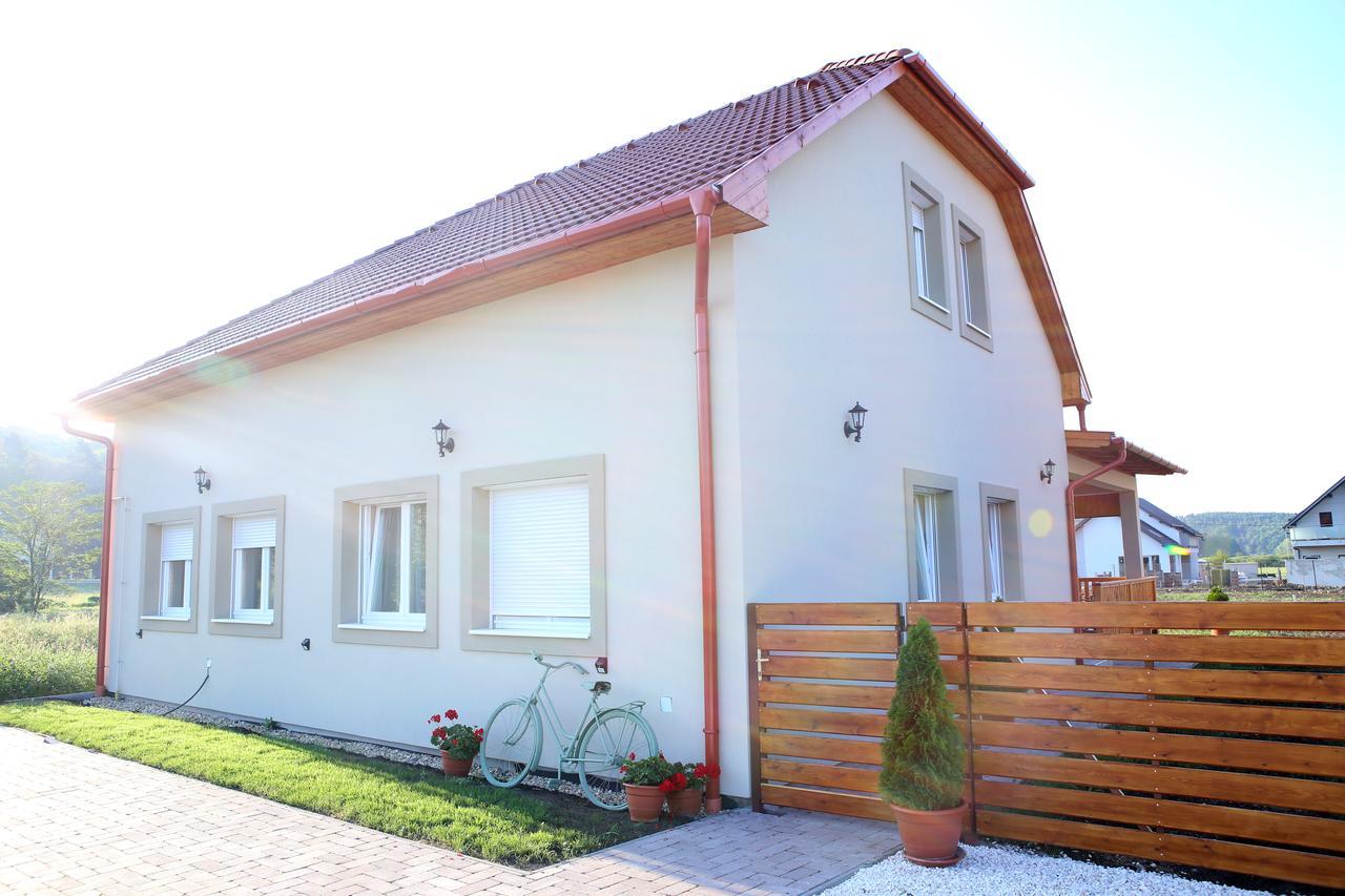 Appartement A Zoldbiciklis Haz à Egerszalók Extérieur photo